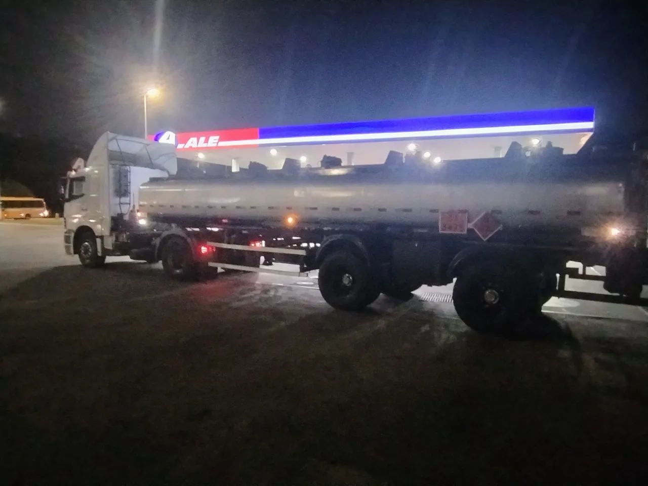 Caminhão tanque para venda