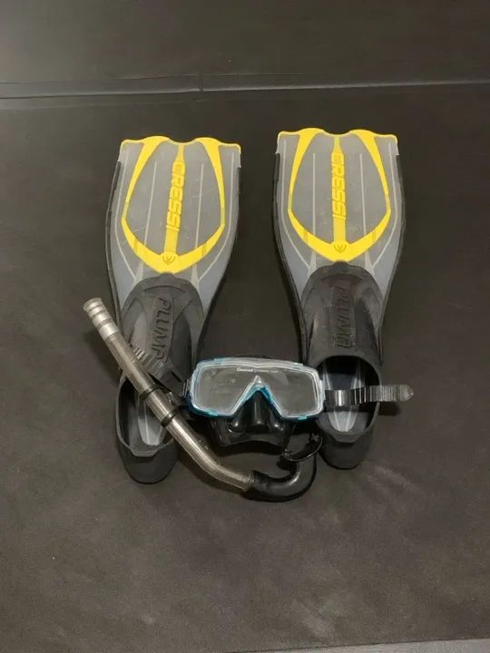 Pé de pato + máscara de mergulho + snorkel