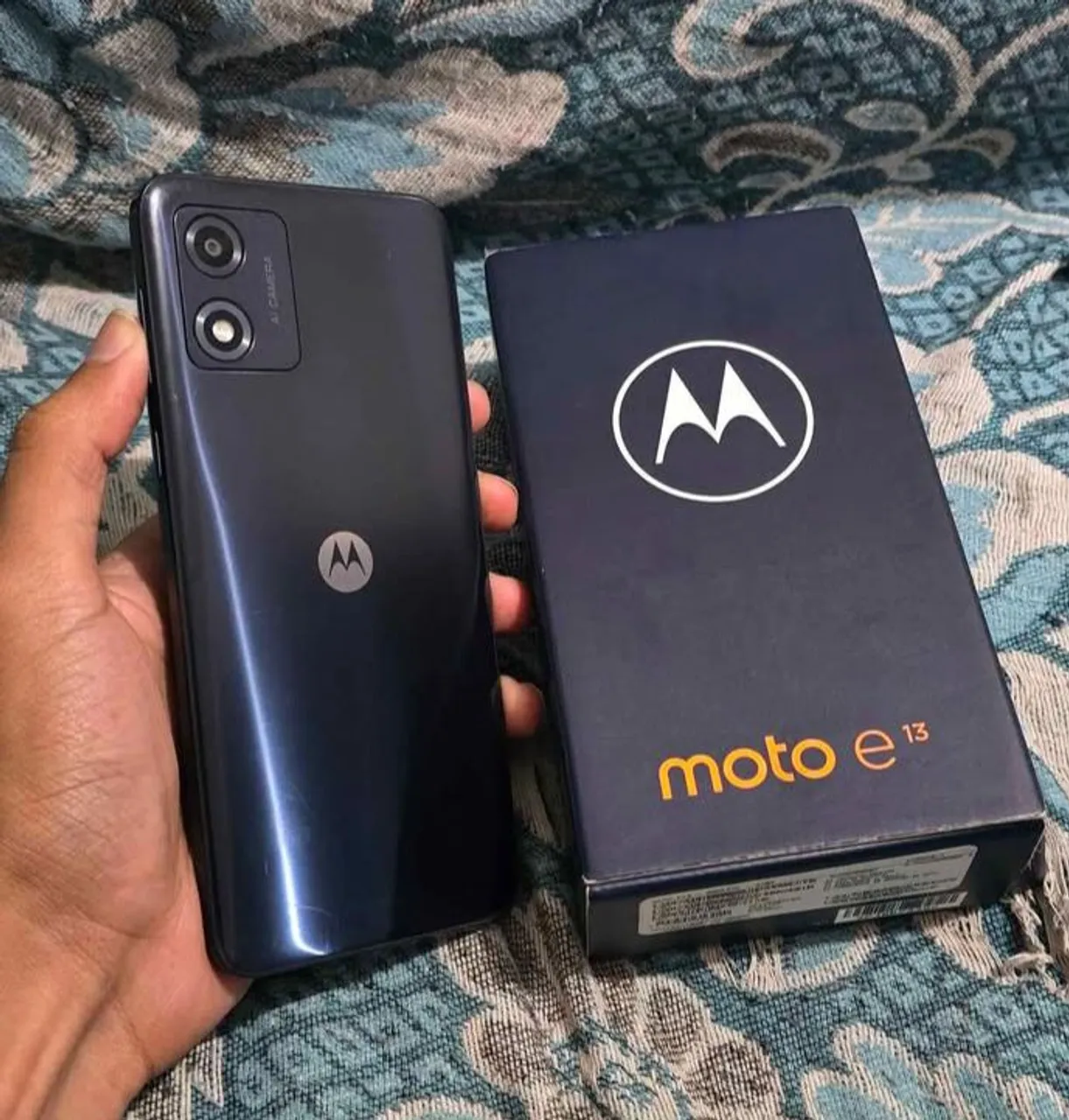 Moto e13 64 GB..