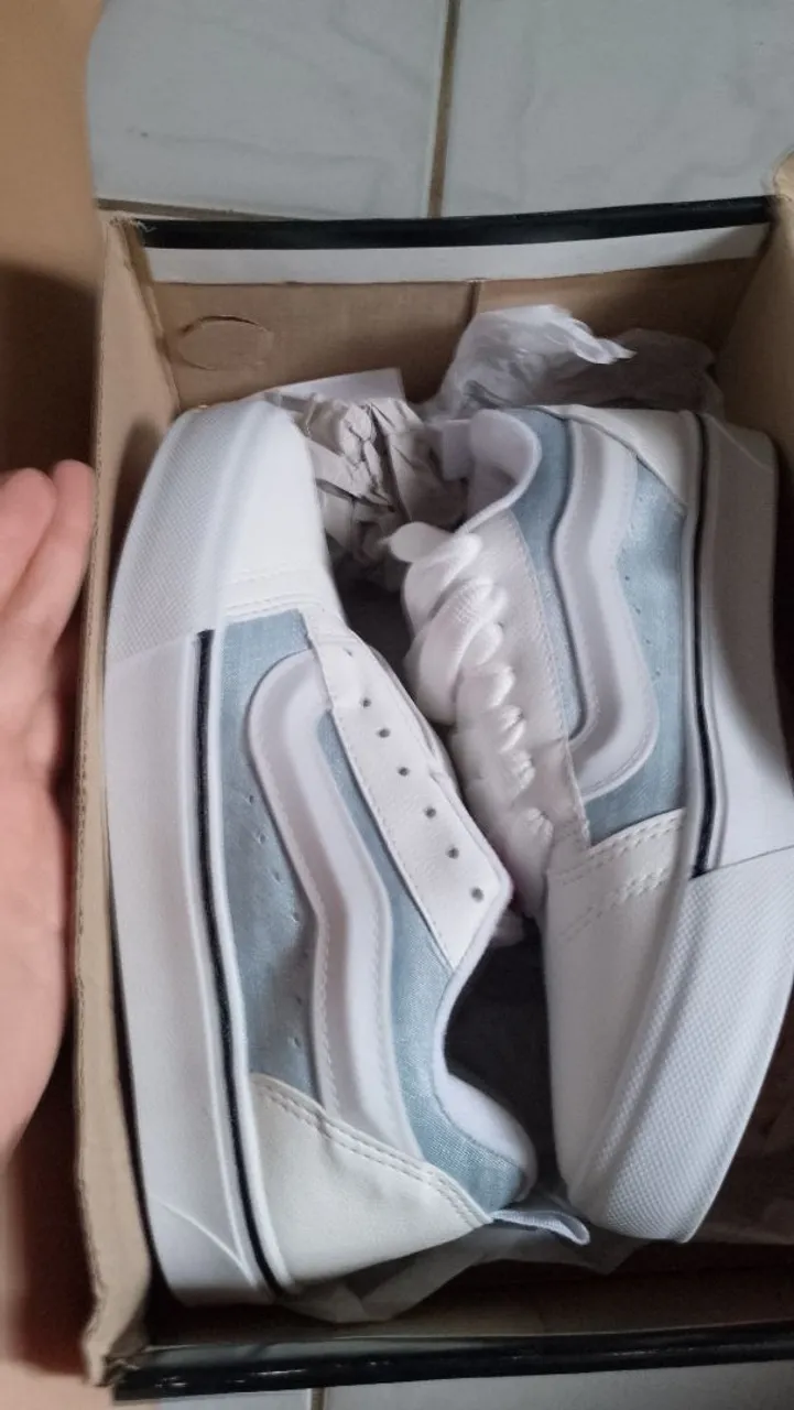 Tênis Vans Branco com Detalhes
