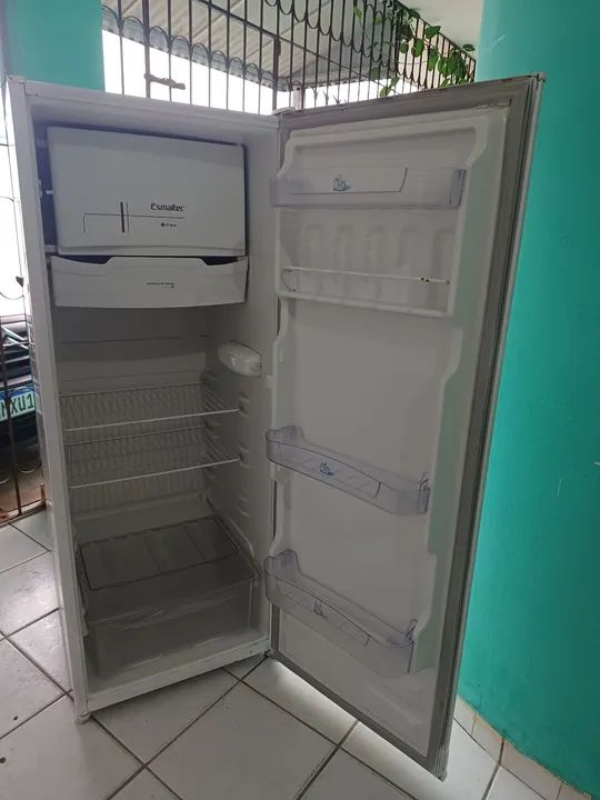 Geladeira esmaltec degelo 280lts  - Foto 6