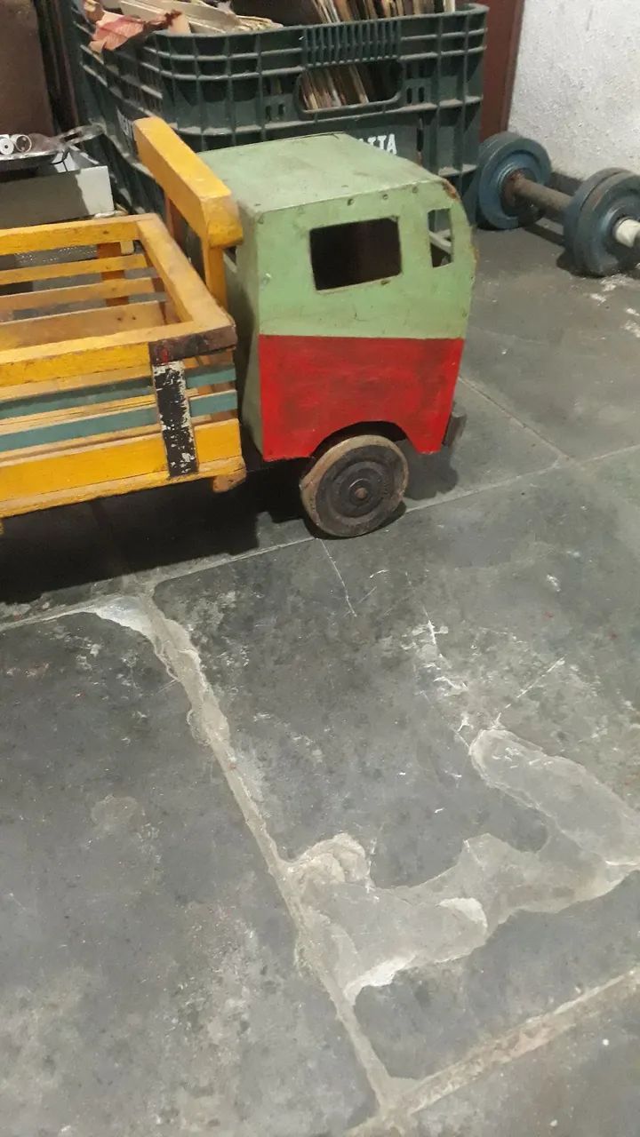 Caminhão de Brinquedo de Madeira Antigo - Foto 6