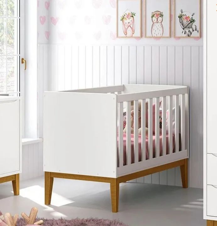 Berço branco com pés em madeira - Foto 2