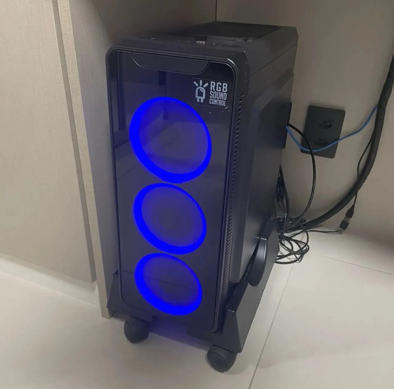 PC Gamer com RGB e Design Moderno