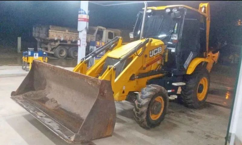 retroescavadeira jcb 2015 4X4 cabinada - Foto 3