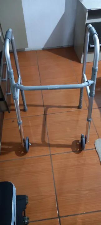 Andador para idoso com rodinhas - Foto 2