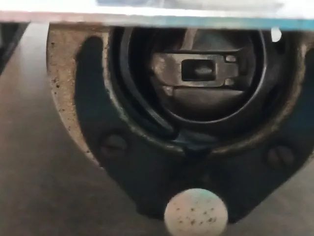 Torro máquina costura vigorelli em ótimo estado por 140 reais vista Pix ou grana Wats 41 9 - Foto 2