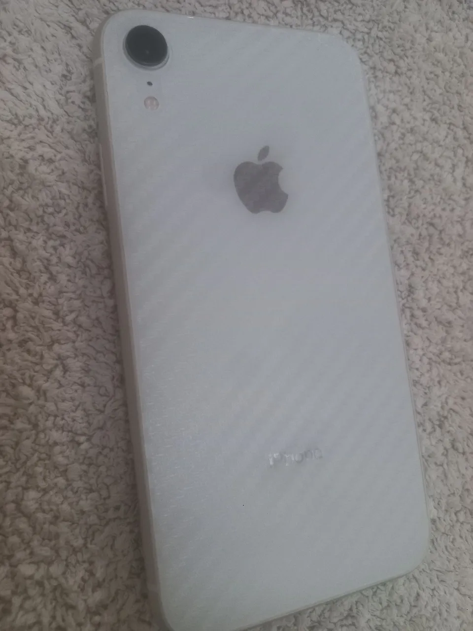Vendo telefone iphone xr, ou troco por outro do meu interesse.