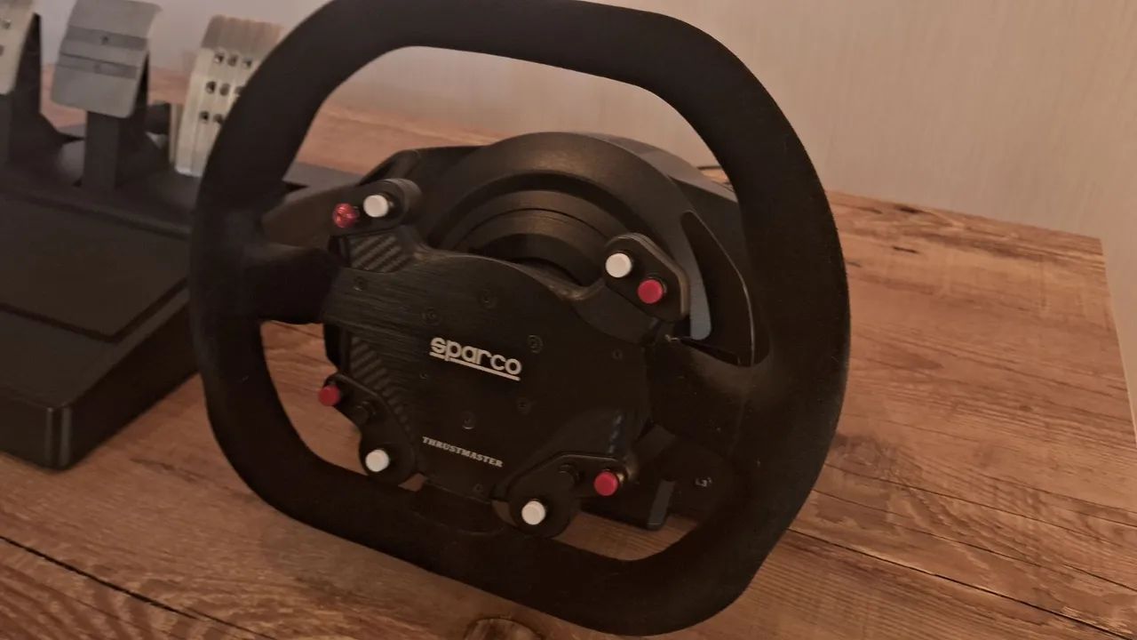 Volante Thrustmaster Sparco para Consoles/PC