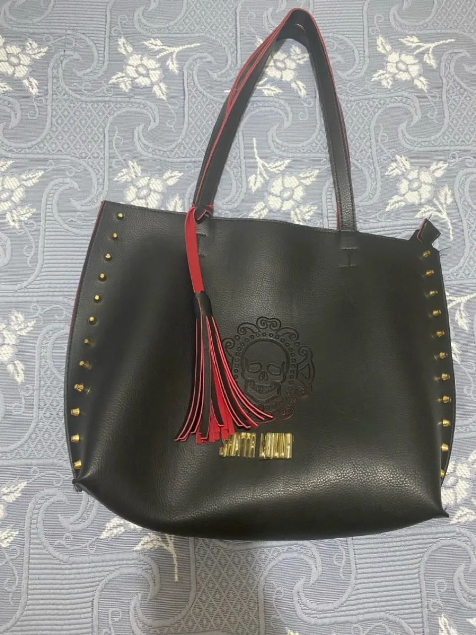 Bolsa preta espaçosa 