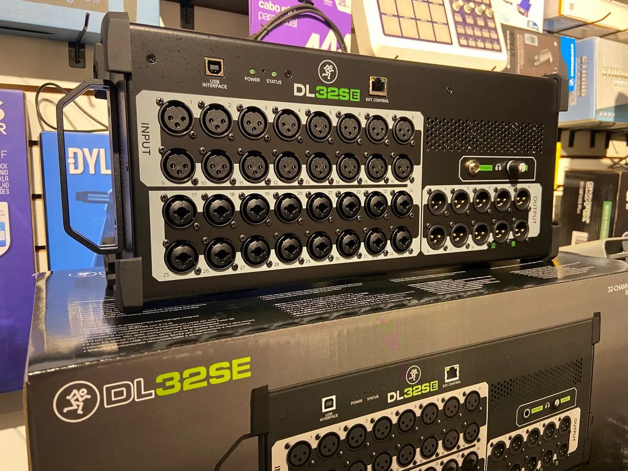 Mesa Digital Mackie DL32SE   - Foto 2
