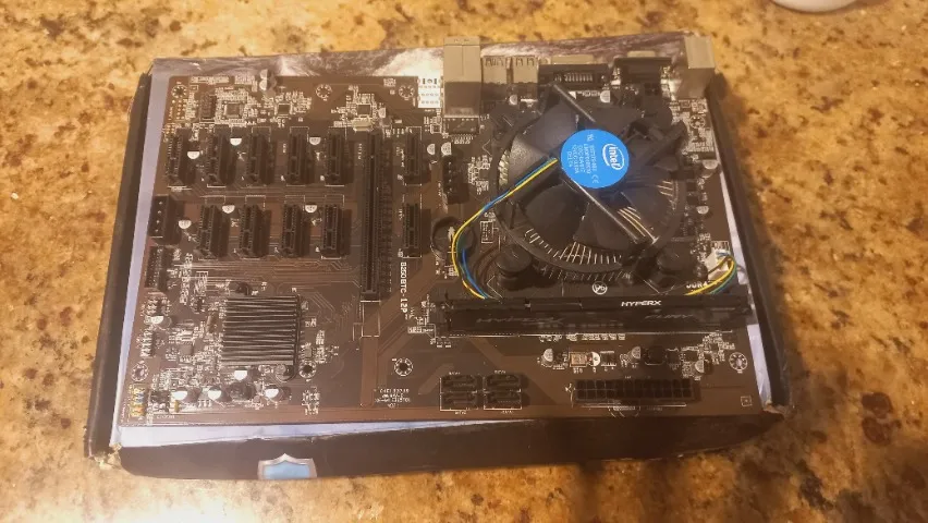 Kit Placa Mãe B250, Xeon 3.5ghz, 8gb Ram Fury Ddr4 - COM DEFEITO (Usado)