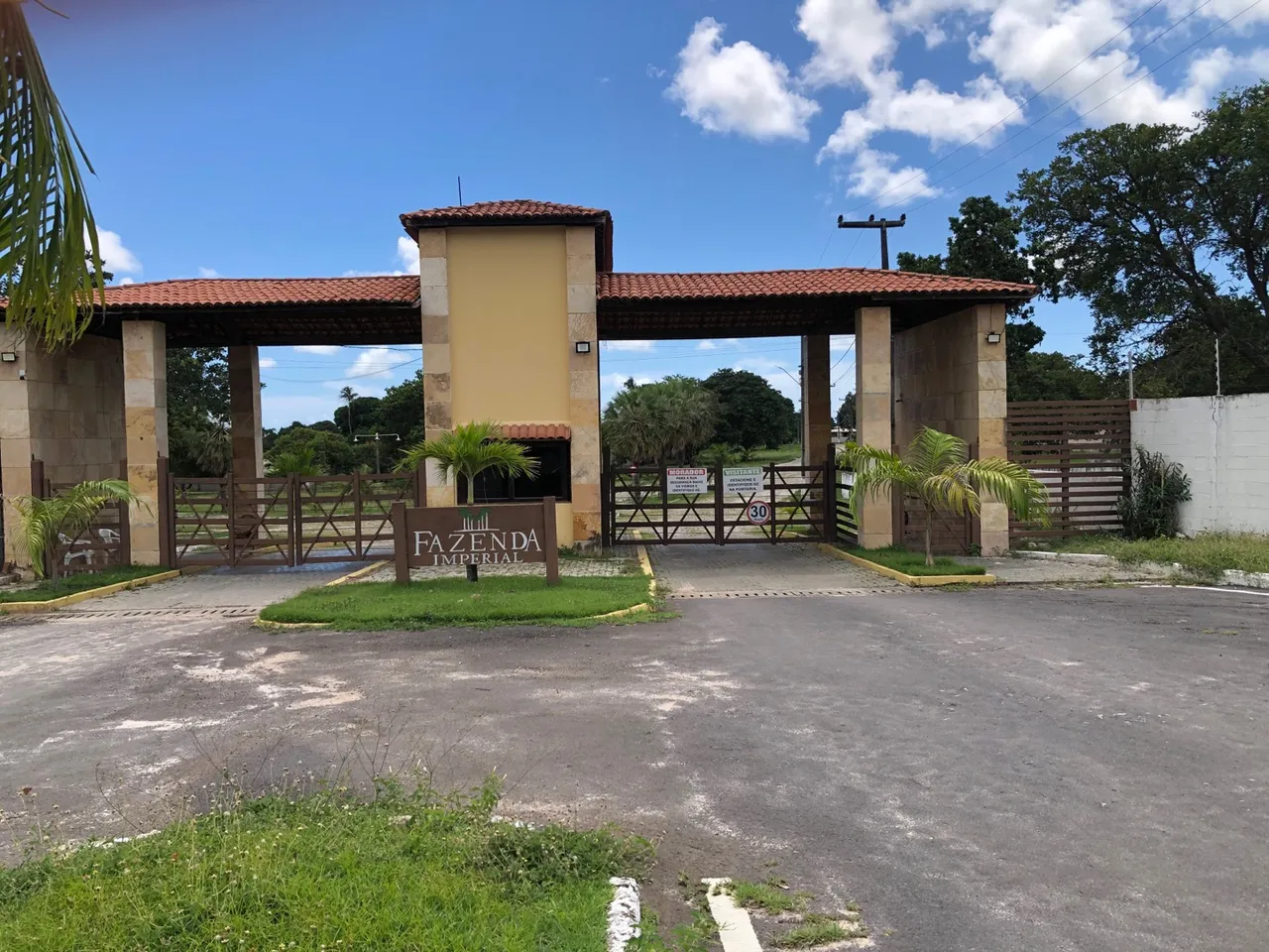 TERRENOS CONDOMÍNIO FAZENDA IMPERIAL