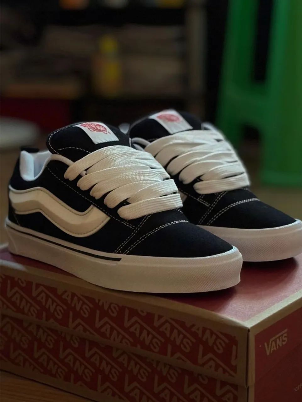 Tênis Vans Preto e Branco - Novo