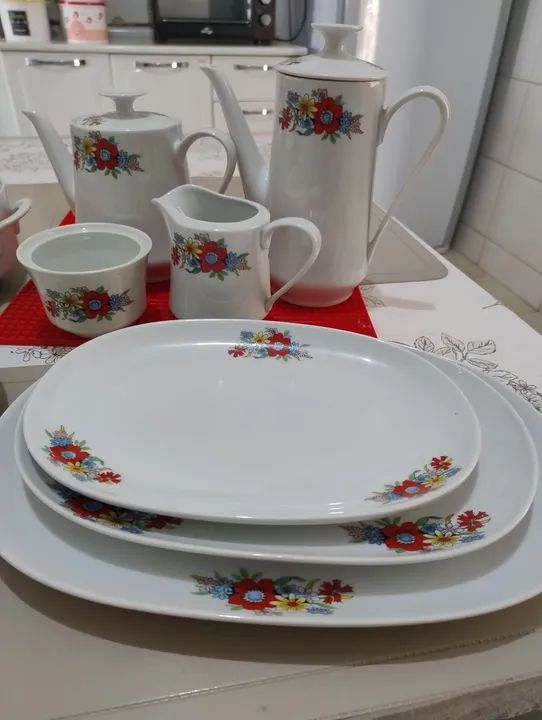 Jogo de Louça com Flores Antigo  - Foto 3