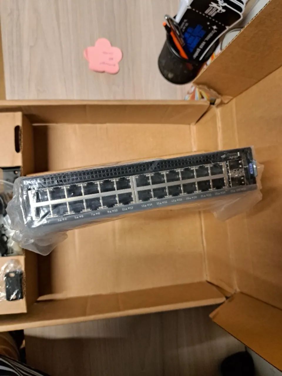  Switch Dell X1026, 24 portas 1GbE, 2 portas SFP (FIBRA) - Foto 2