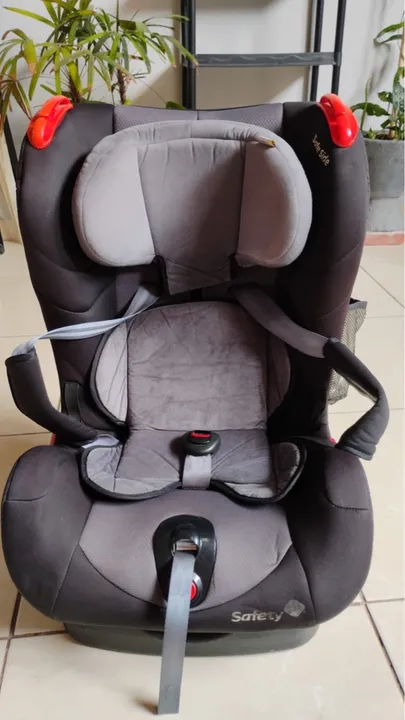 Vendo Cadeirinha de carro Safety 1st para bebê