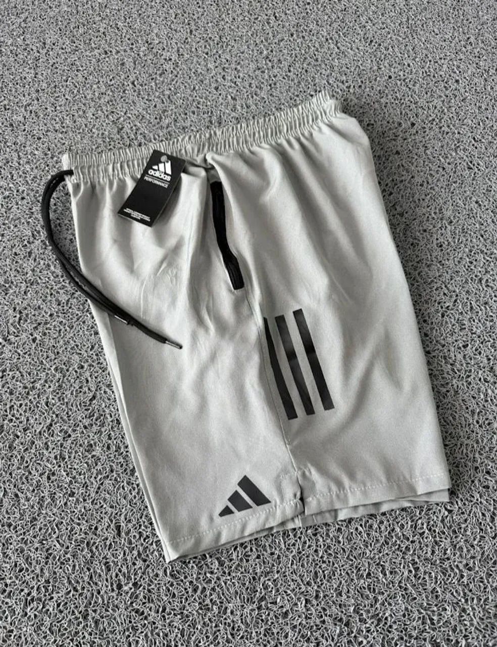 BERMUDA ELASTANO PREMIUM ADIDAS, BOLSO ZÍPER PADRÃO SHOPPING!