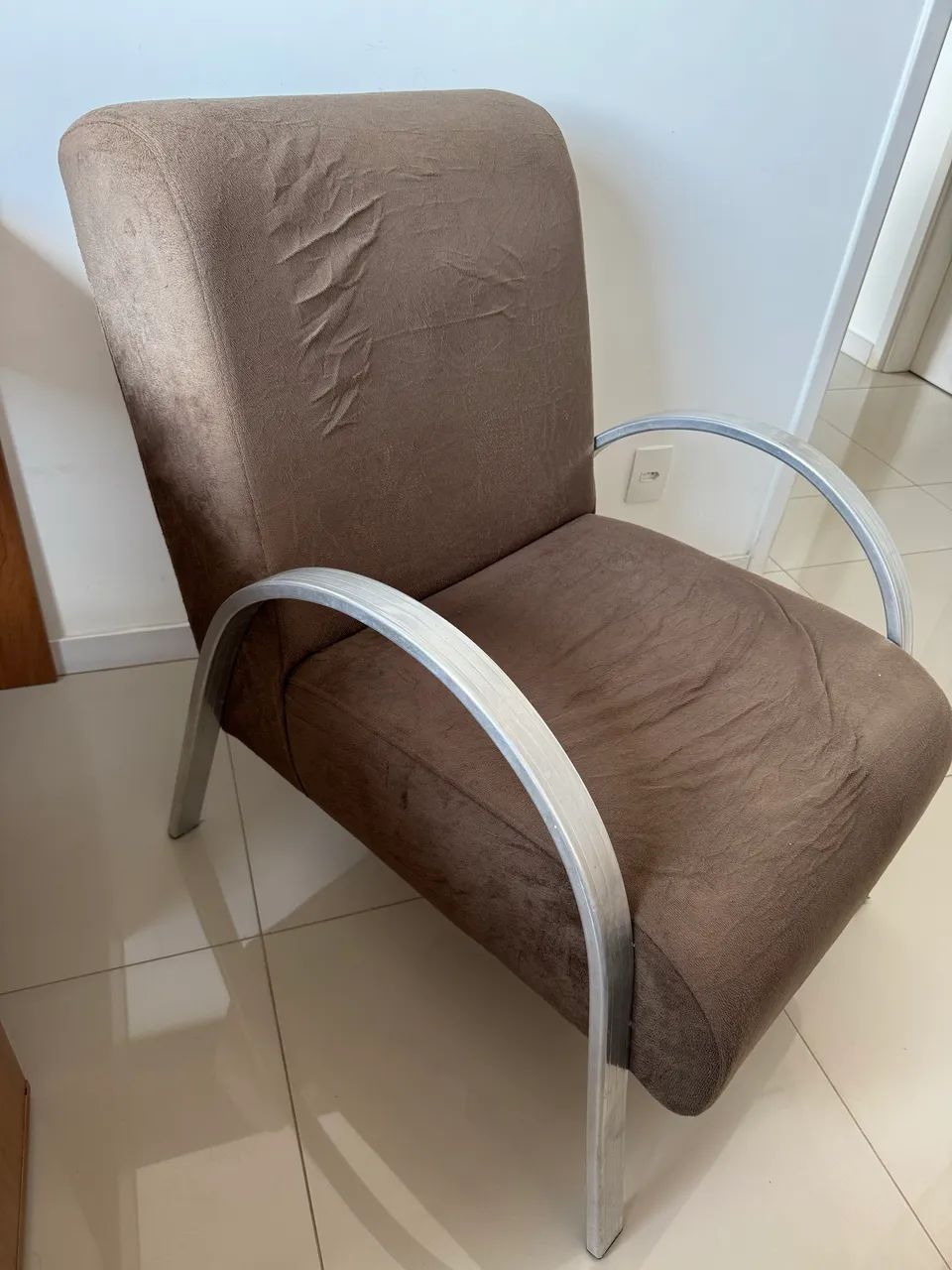 Poltrona 64985870931842121