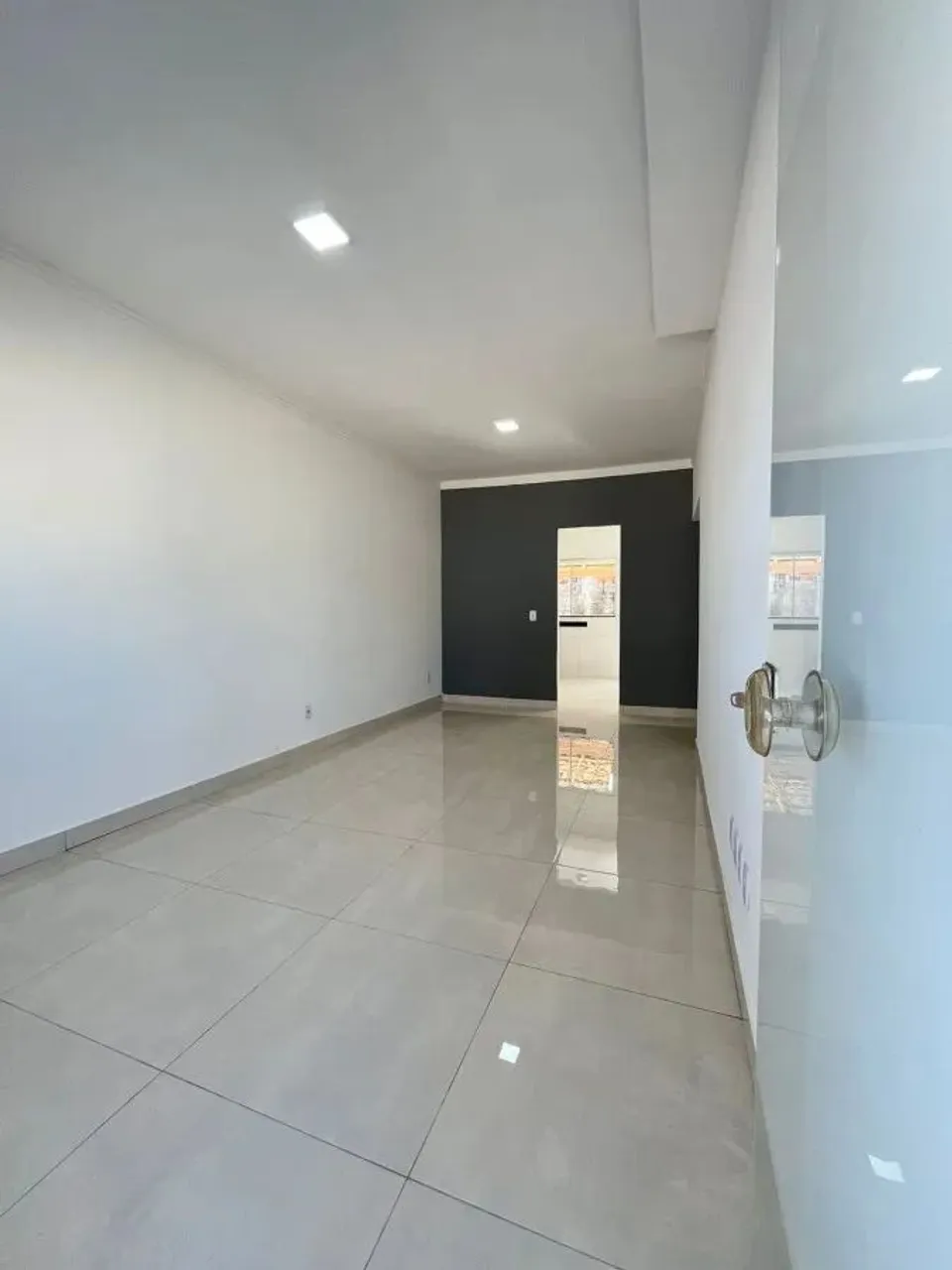 Casa em condominio em senador canedo somente 18 mil de entrada.