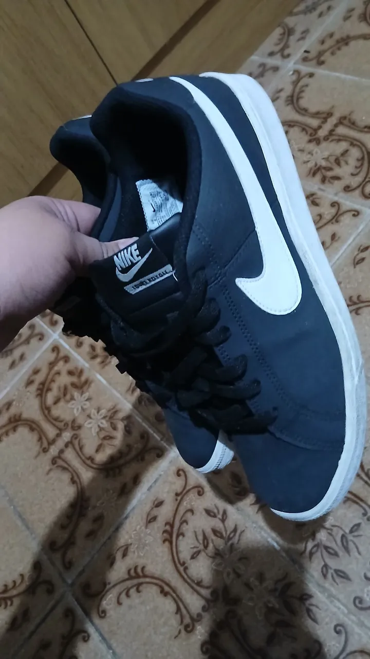 Tênis Nike Court Royale - Preto