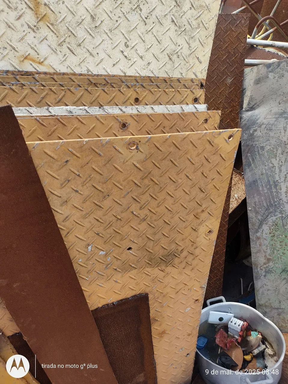 Placas metálicas de aço para construção