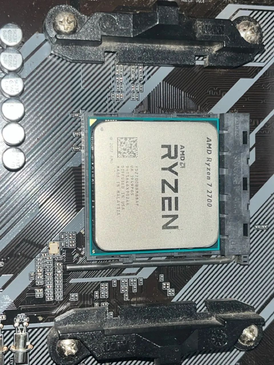 Ryzen 7 2700 - 8 cores - 16 Threads - Foto 5