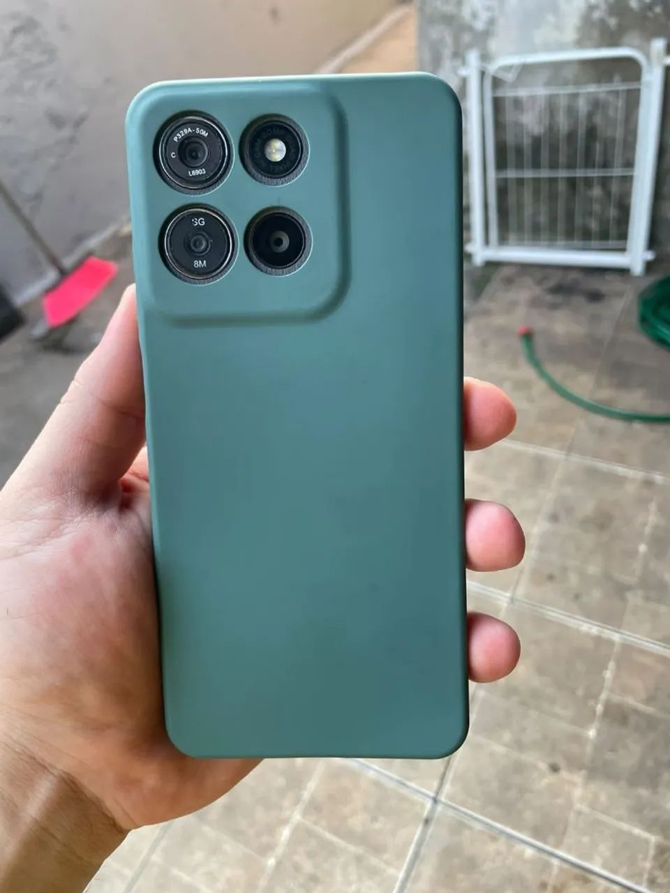 Vendo Celular Moto G15, 256 GB, acompanha capinha - Foto 3
