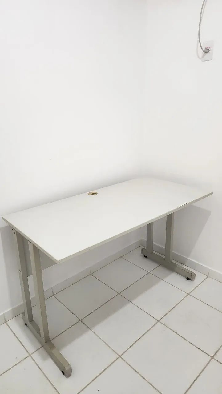 Mesa Branca MFD de escritório boa
