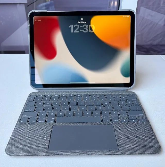 iPad Air 5 M1 256GB Cellular + Teclado Logitech - Foto 4