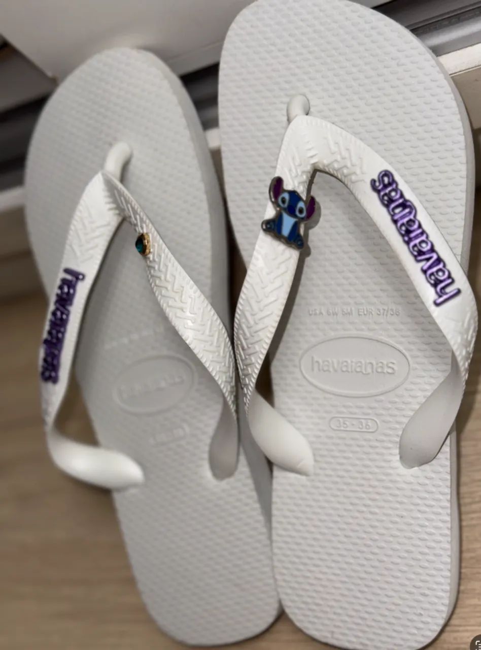 Havaianas com Pingente do Stitch