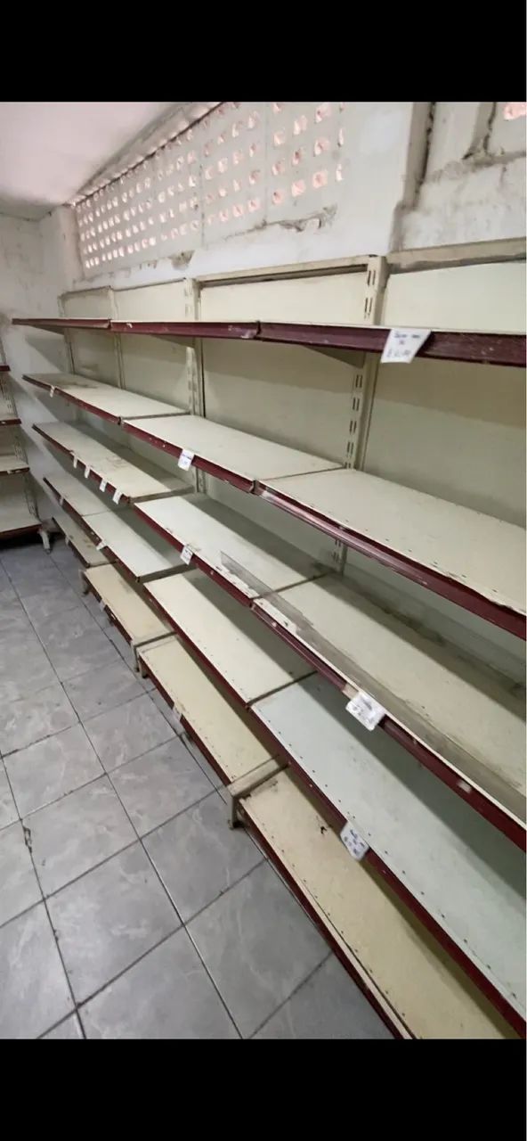 Prateleiras / Gôndolas 