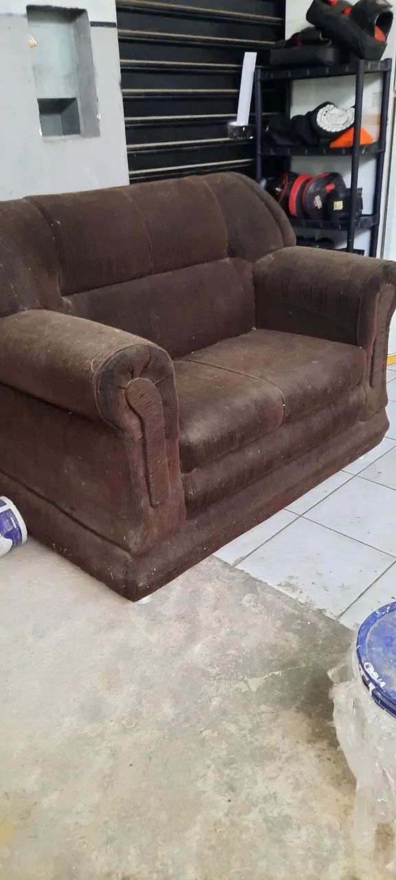 Cama de solteiro e sofá para doação 