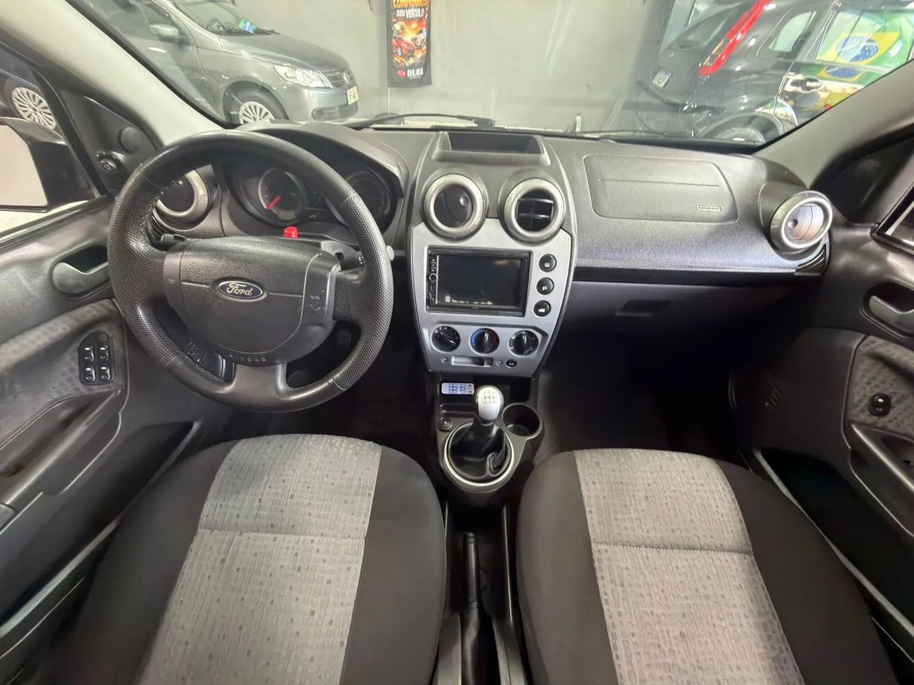 Ford Fiesta Sed. 1.6 8V Flex 4p, foto 13 de 17