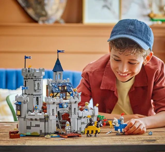 LEGO Creator Castelo Medieval com Cavaleiros 31168 - Foto 4