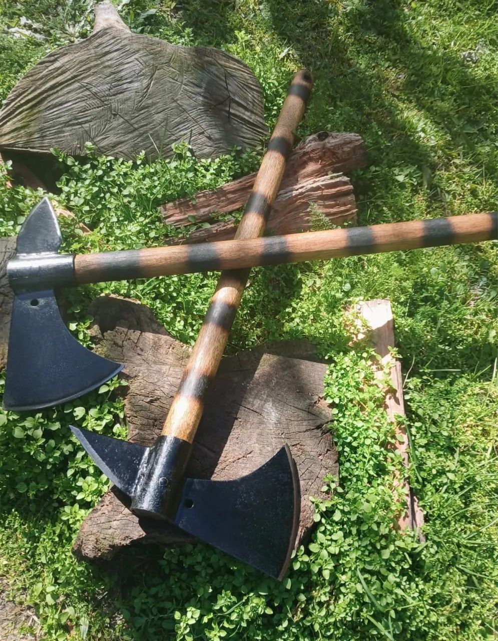 Kit 2 Machados Lenhador Artesanal Forja Em Aço Cabo Madeira