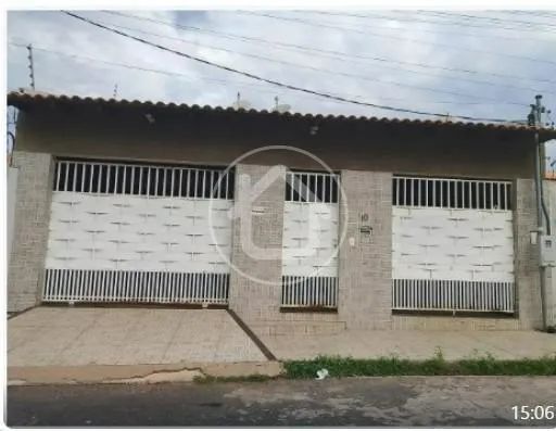 CASA 2 QUARTOS 2 BANHEIROS