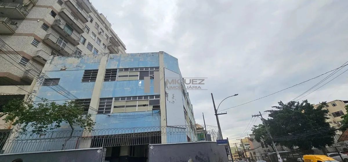 Prédio Comercial à Venda na Rua Hermengarda  767 m²