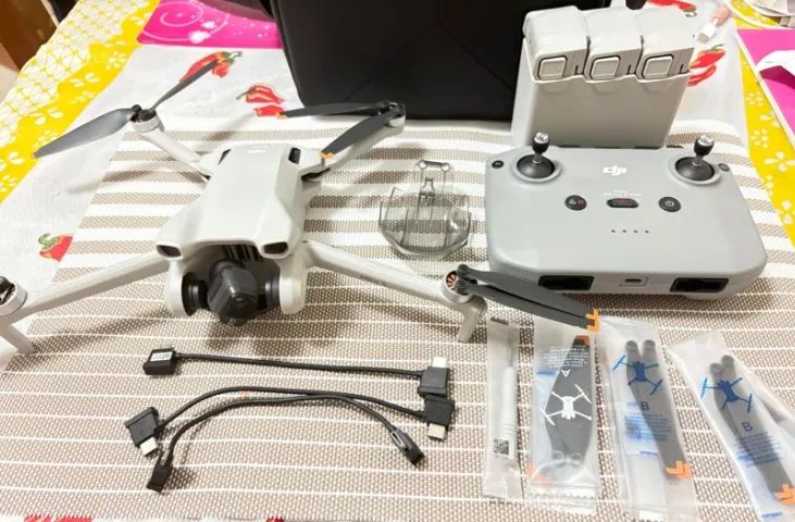 DJI Mini 3 Fly More Combo com 3 Baterias - Impecável - Foto 4