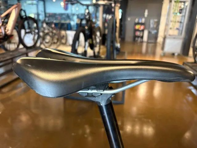 Bicicleta Seminova Specialized Allez Sport  - Foto 3