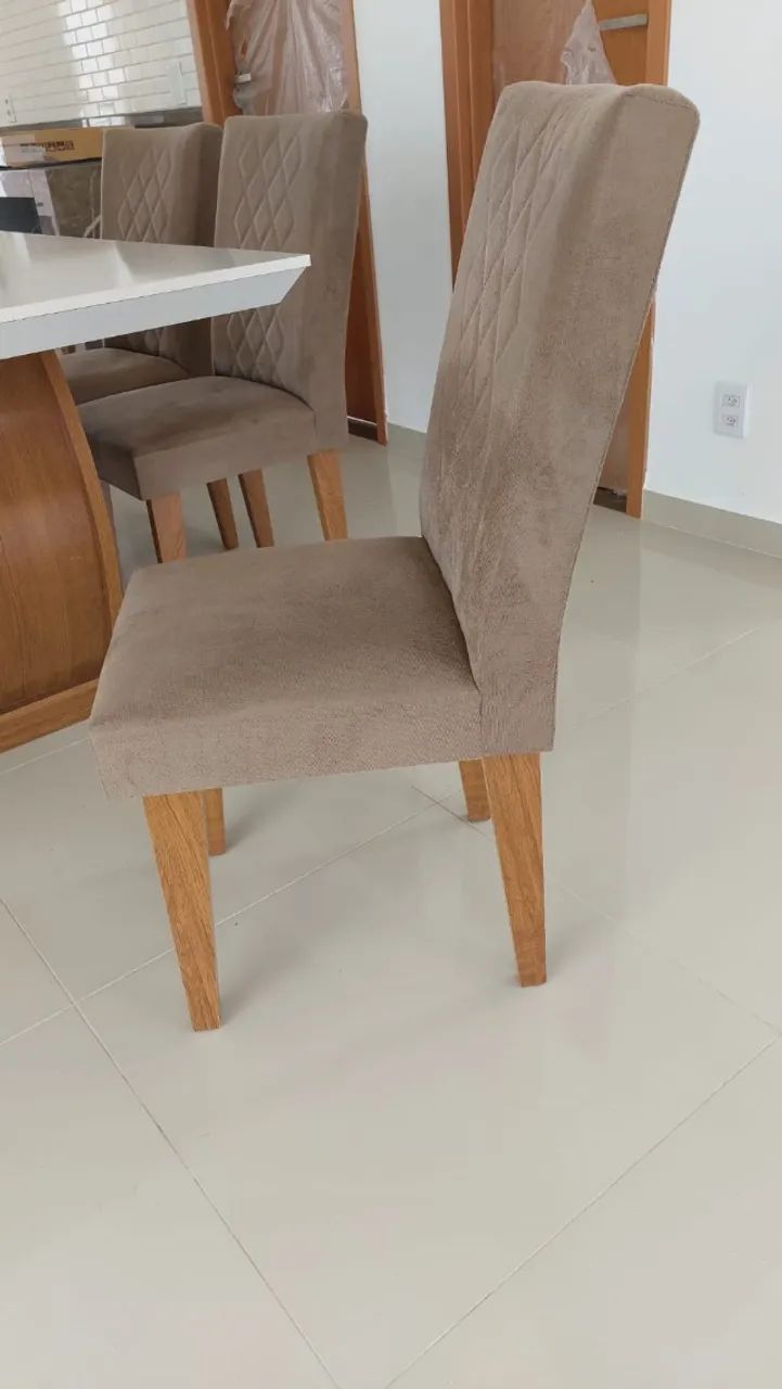 Mesa de jantar com 6 cadeiras estofadas 1,8 x 0,9m - Foto 4