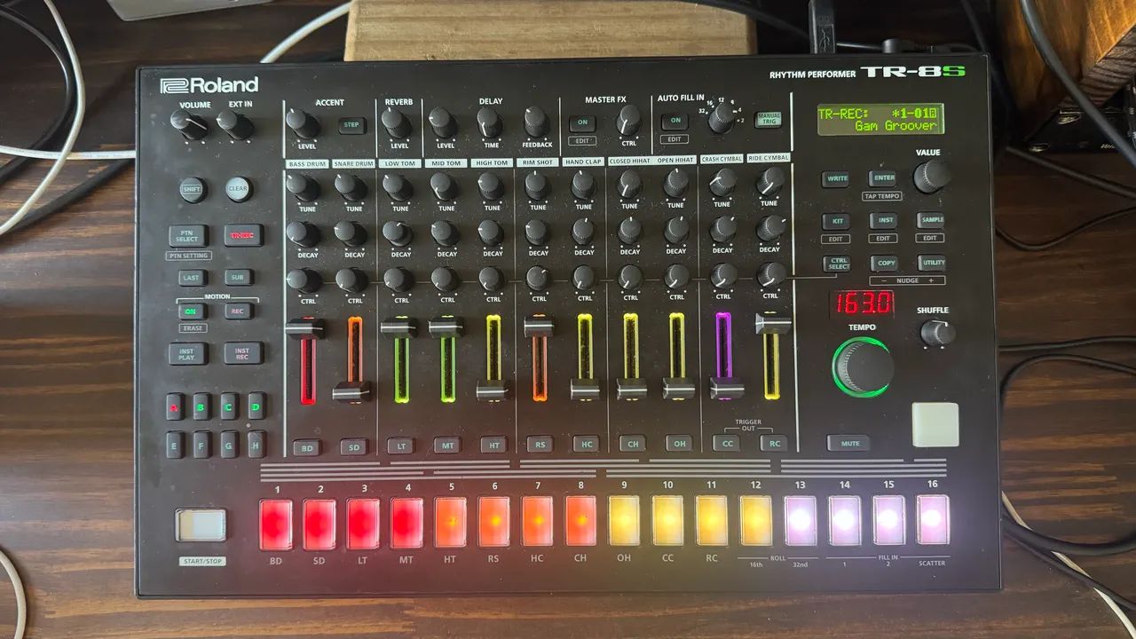 Roland TR-8S Drum Machine 