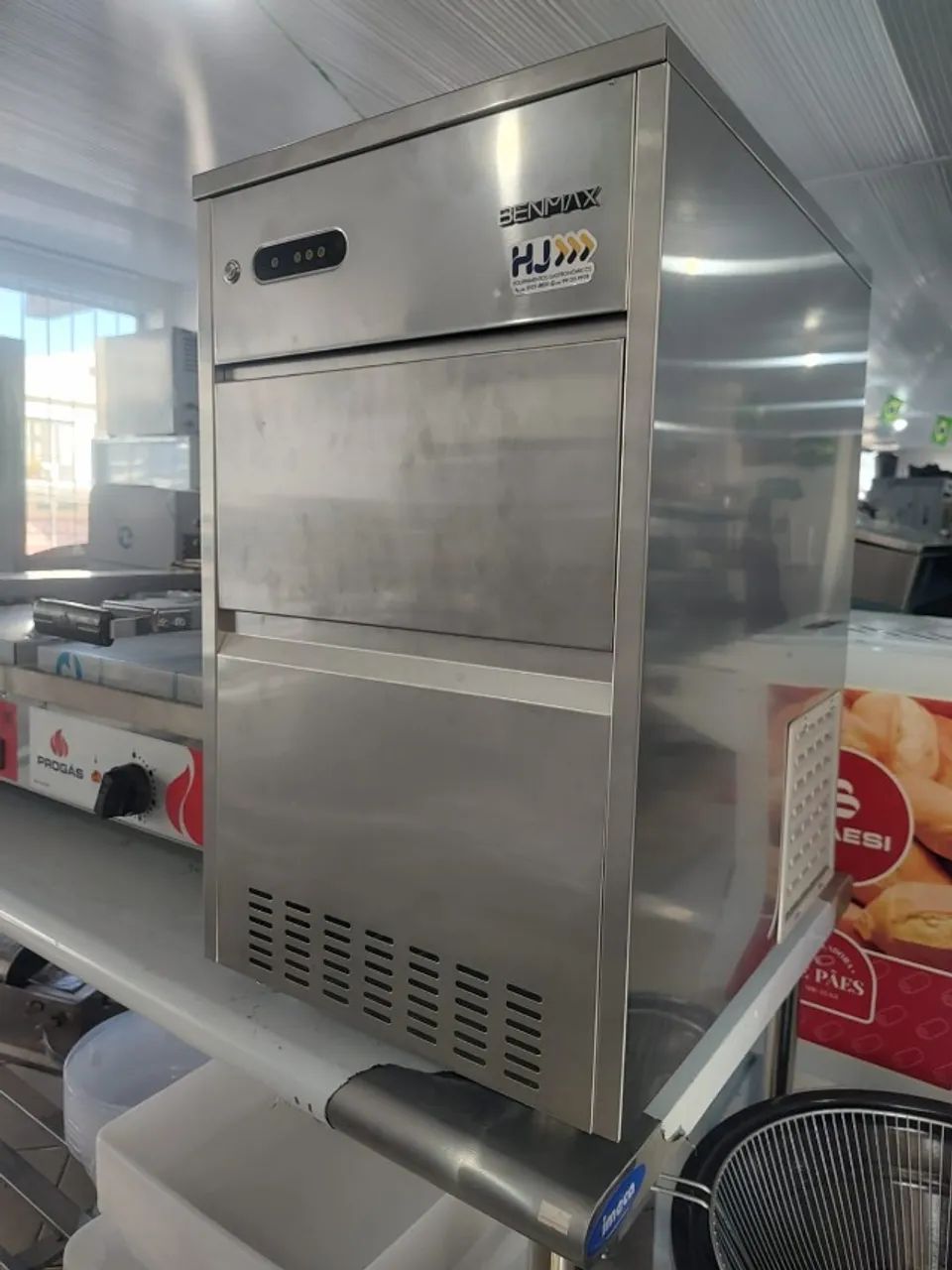AL - MÁQUINA DE GELO PROFISSIONAL 