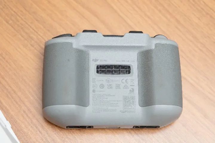 drone dji flip combo com duas baterias carregador e controle  - Foto 3