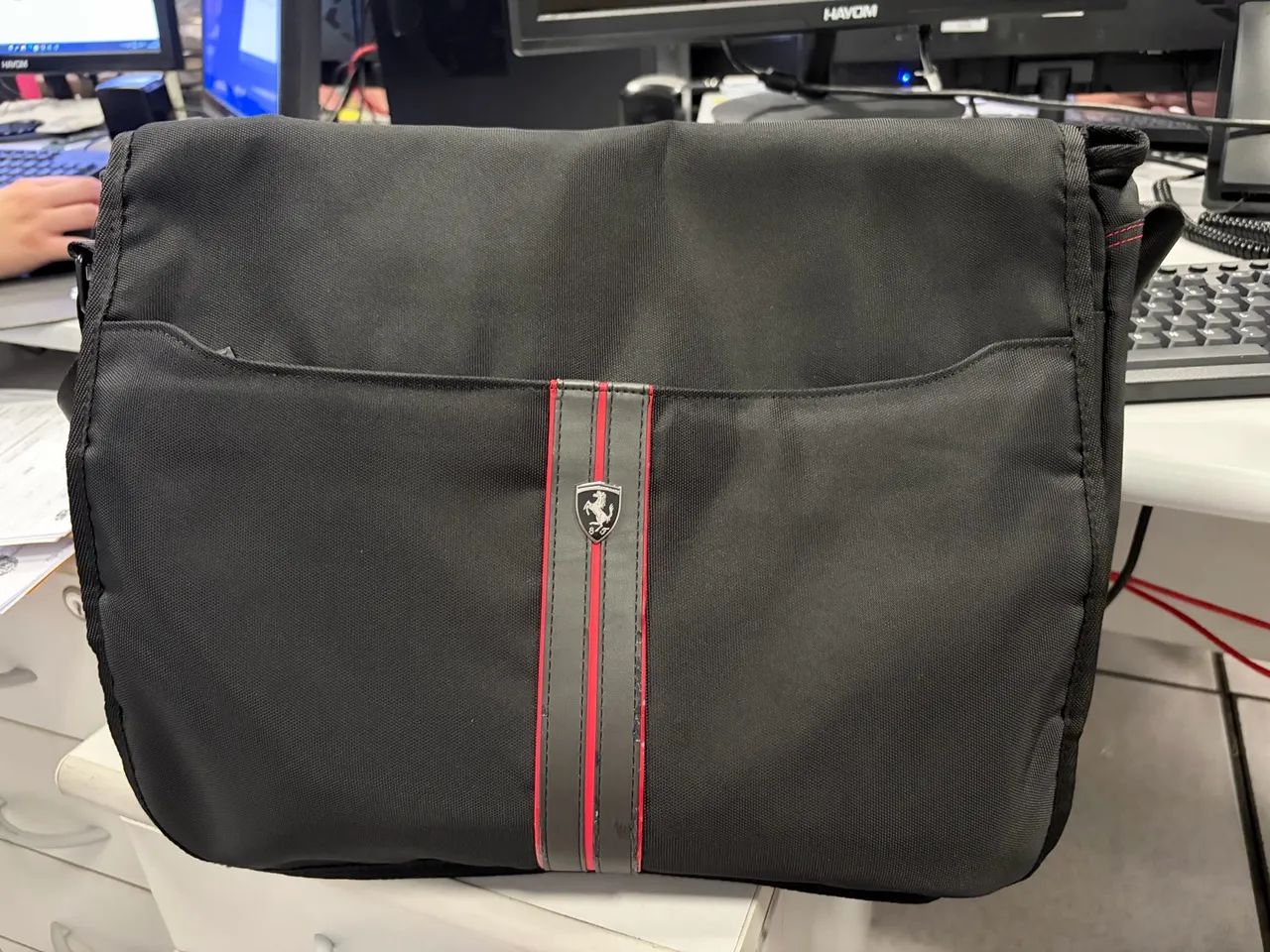 Bolsa carteiro Ferrari
