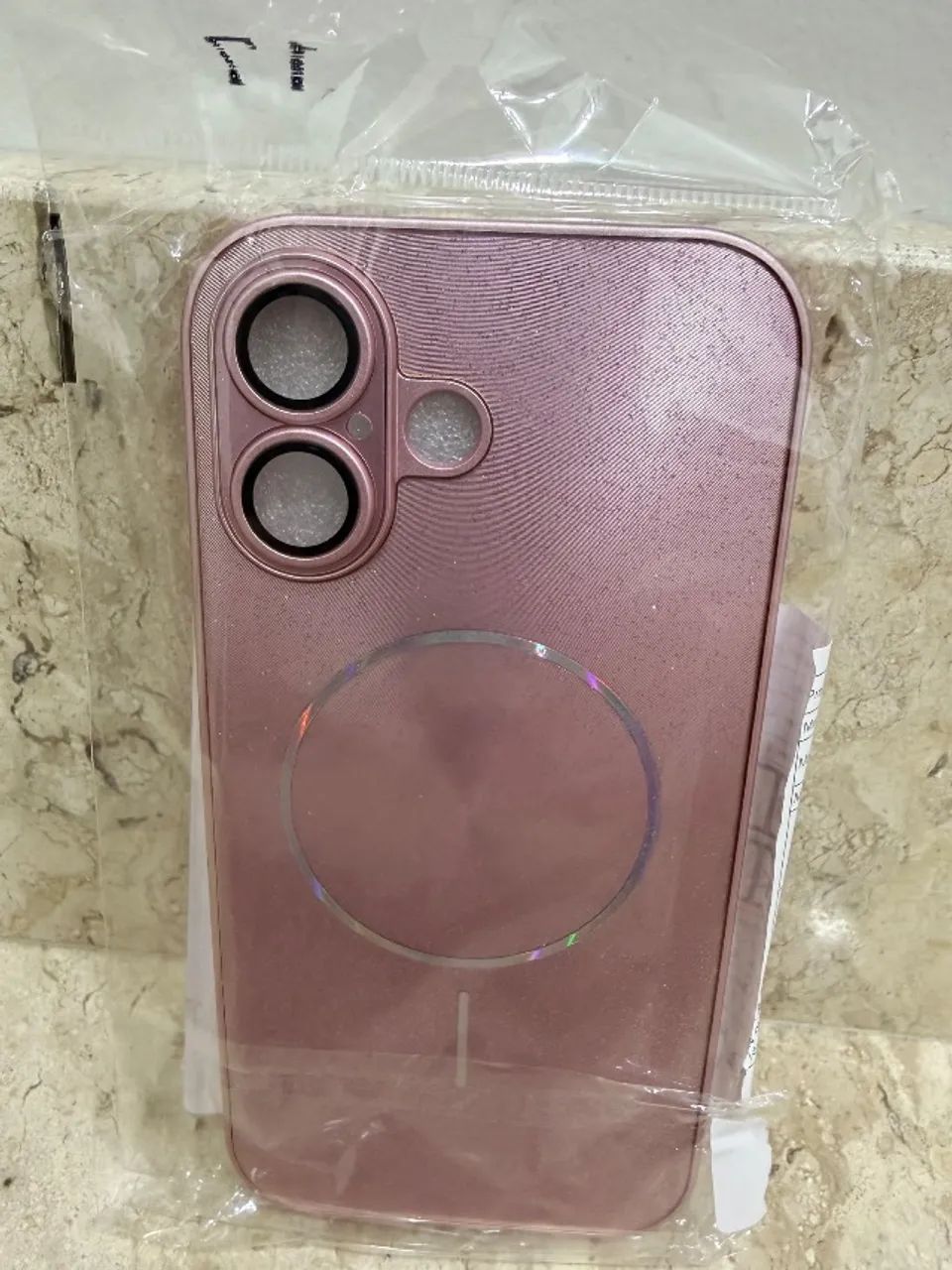 Capinha IPhone 17 rosa com brilho - Foto 3