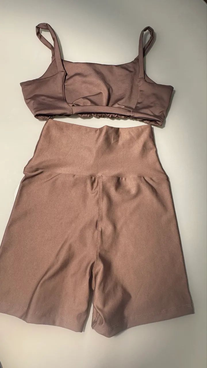 Roupas de academia 