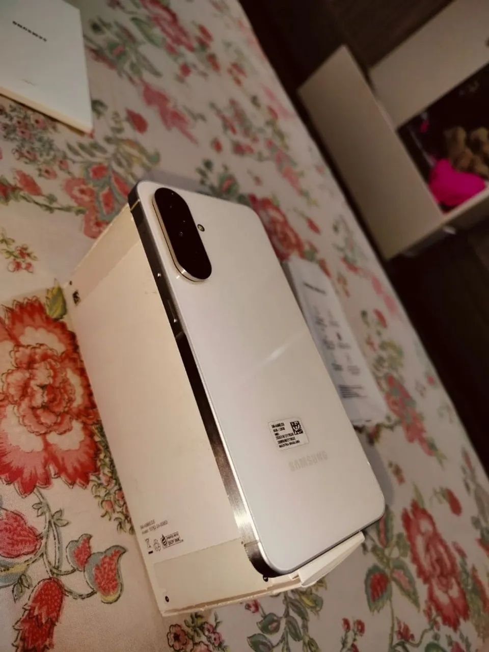 Vendo Galaxy A56 128GB Branco - Completo - Preço para venda rápida - Foto 2