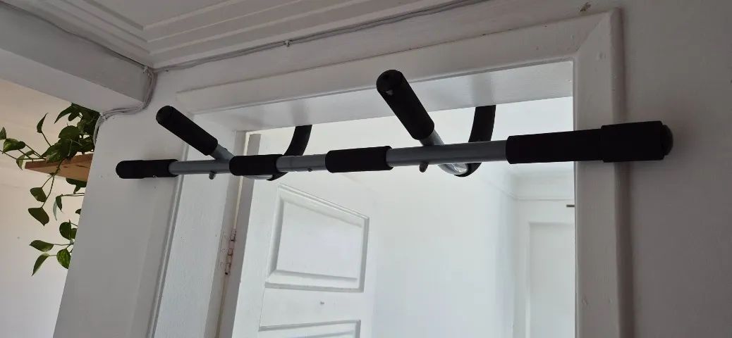 Barra de Exercícios Multifuncional para Porta (Pull-Up Bar) - Foto 5