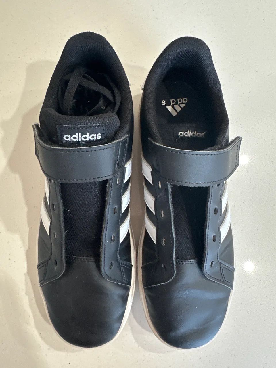 Tênis Adidas